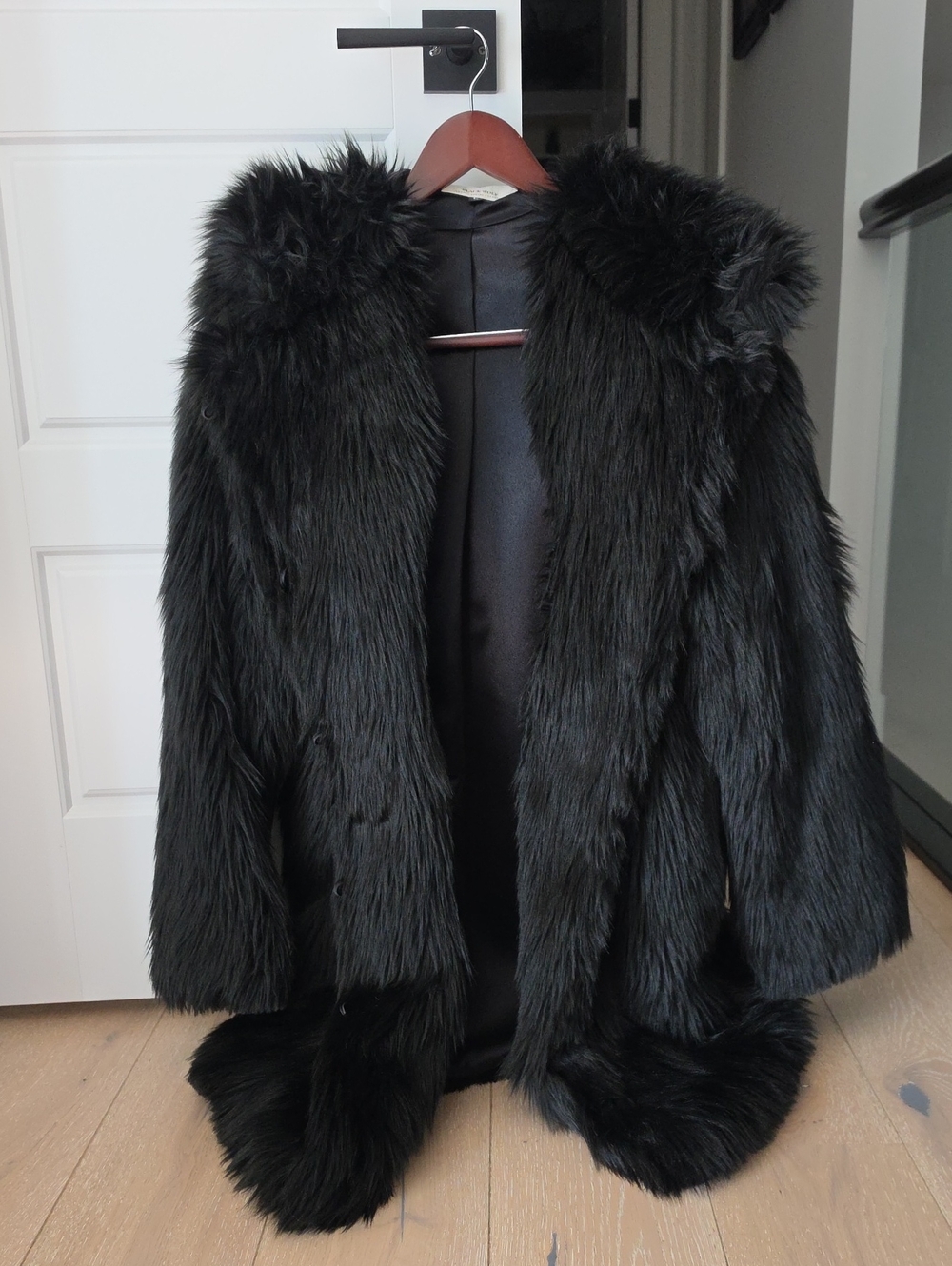 Spirithood - Black Wolf Faux Fur Jacket SZ L 🐺